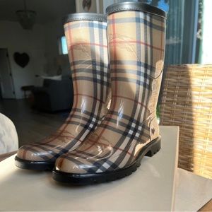 Burberry Beige Nova Check Glossy Rain Boots with Black Trim